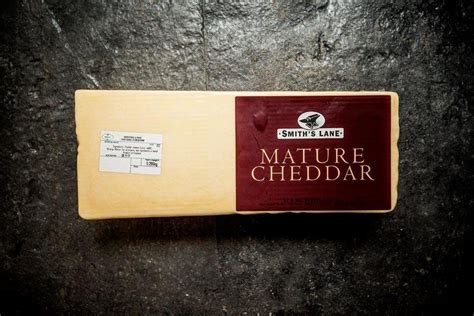 How many sugar are in mature cheddar spread - calories, carbs, nutrition