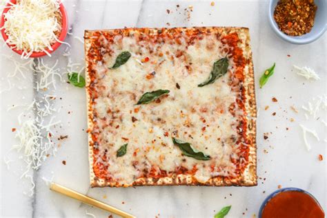 How many sugar are in matzo pizza - calories, carbs, nutrition