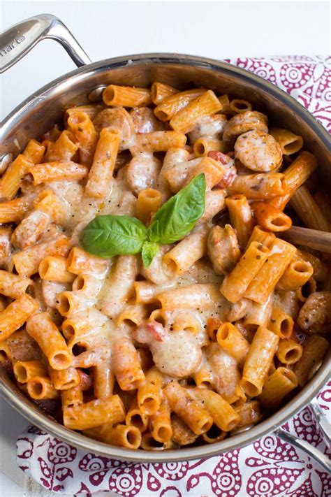 How many sugar are in meals - chicken rigatoni - calories, carbs, nutrition