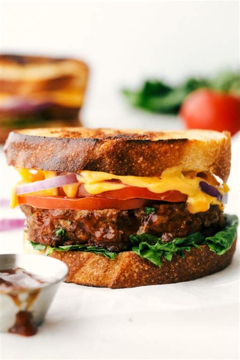 How many sugar are in meat loaf sandwich with lettuce & tomato - calories, carbs, nutrition