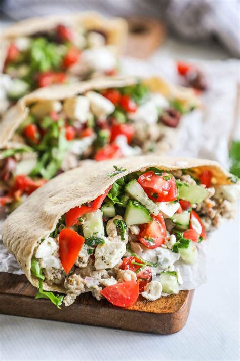 How many sugar are in mediterranean grilled chicken white pita - calories, carbs, nutrition