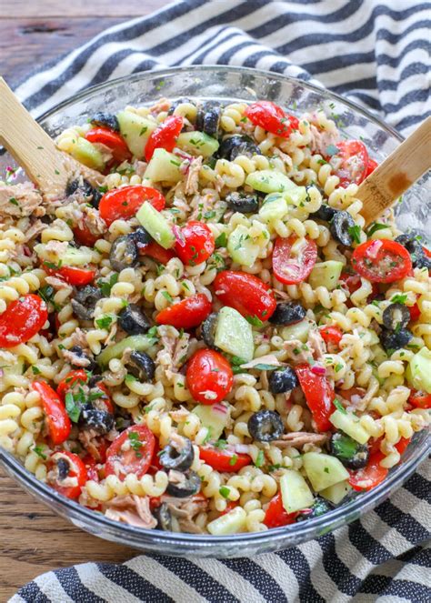 How many sugar are in mediterranean tuna pasta salad - calories, carbs, nutrition