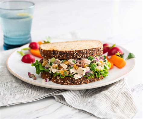 How many sugar are in mediterranean tuna salad sandwich - calories, carbs, nutrition