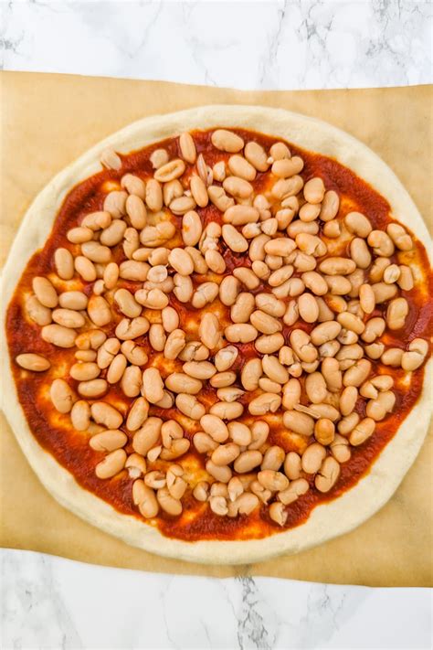 How many sugar are in mediterranean white bean pizza, personal size - calories, carbs, nutrition