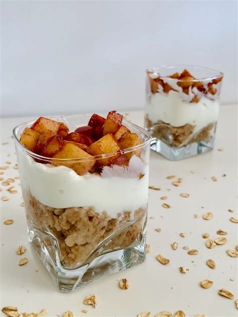 How many sugar are in mini apple pie yogurt parfait - calories, carbs, nutrition