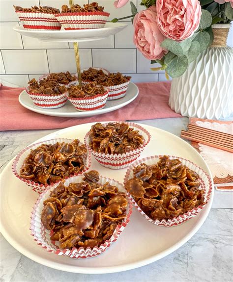 How many sugar are in mini chocolate cornflake clusters - calories, carbs, nutrition