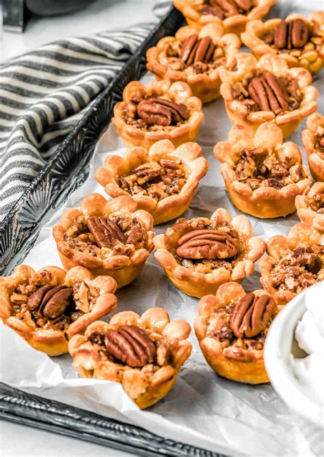 How many sugar are in mini pecan pie - calories, carbs, nutrition