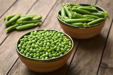 How many sugar are in minted green peas with cucumbers - calories, carbs, nutrition