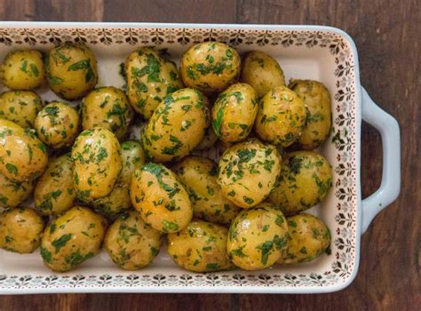 How many sugar are in minted new potatoes - calories, carbs, nutrition
