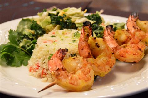 How many sugar are in mojo shrimp plate with citrus dressing - calories, carbs, nutrition