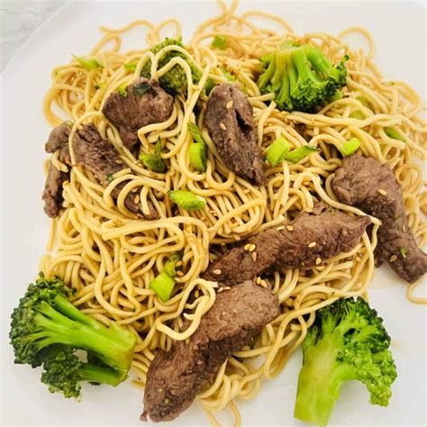 How many sugar are in mongolian seitan with fried noodles - calories, carbs, nutrition