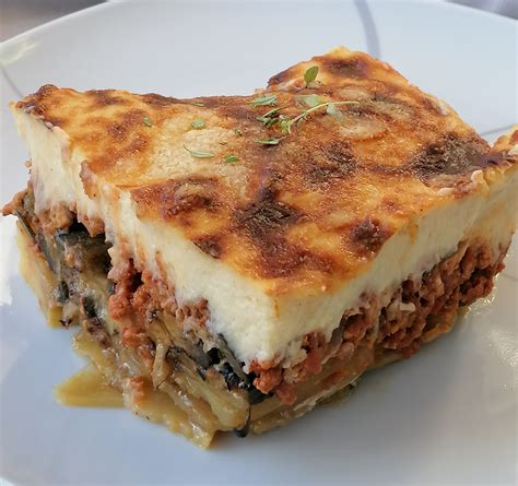 How many sugar are in moussaka - calories, carbs, nutrition