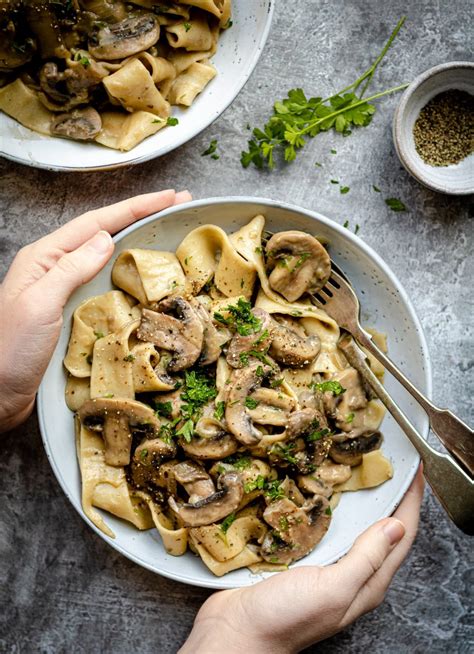 How many sugar are in mushroom stroganoff - calories, carbs, nutrition