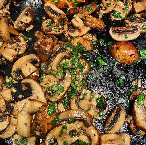 How many sugar are in mushrooms sauteed with garlic and parsley 1 oz - calories, carbs, nutrition