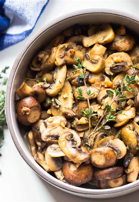 How many sugar are in mushrooms with white wine and shallots - calories, carbs, nutrition