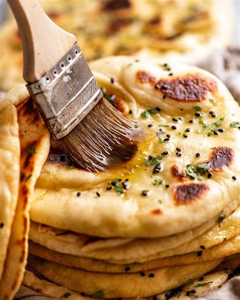 How many sugar are in naan - calories, carbs, nutrition