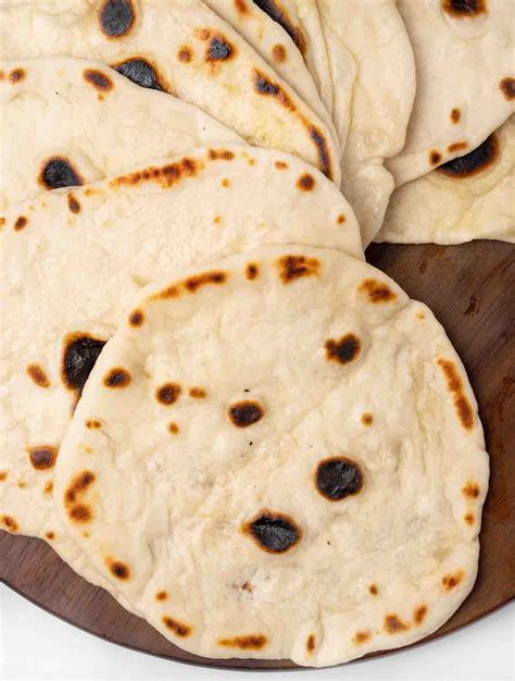 How many sugar are in naan bread - calories, carbs, nutrition