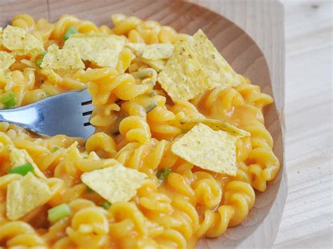 How many sugar are in nacho cheese pasta - calories, carbs, nutrition