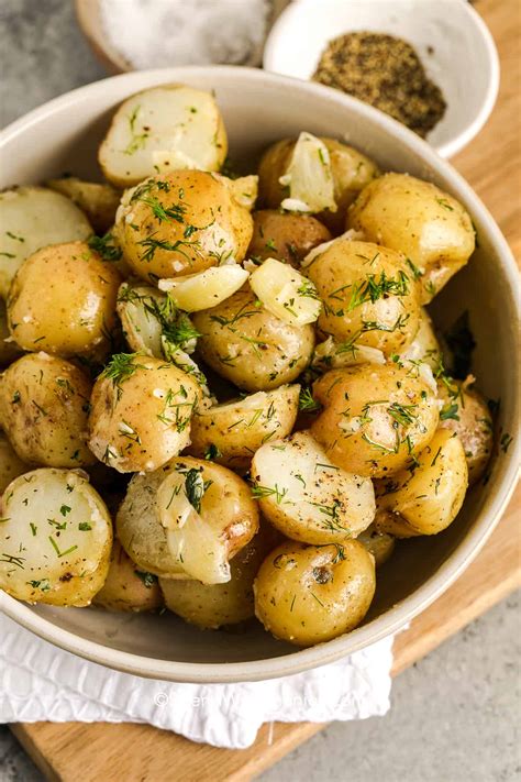 How many sugar are in new boiled potatoes - calories, carbs, nutrition