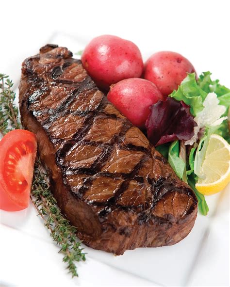 How many sugar are in new york strip steak - calories, carbs, nutrition