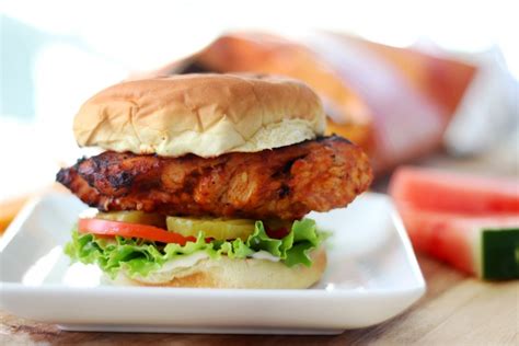 How many sugar are in oak creek mesquite chicken sandwich - calories, carbs, nutrition