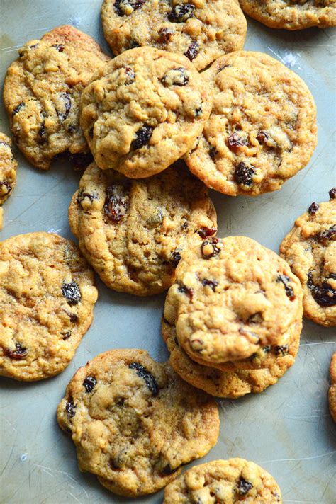 How many sugar are in oatmeal raisin walnut - calories, carbs, nutrition