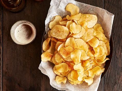 How many sugar are in olive oil potatoe chips - calories, carbs, nutrition