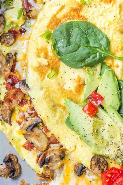 How many sugar are in omelet bacon mushroom spinach & swiss - calories, carbs, nutrition