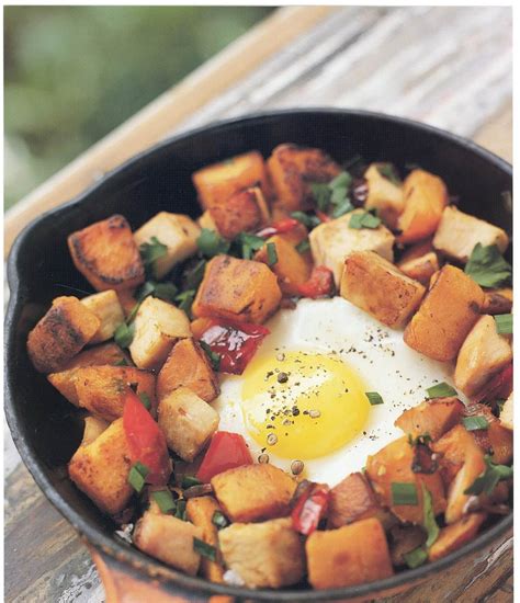 How many sugar are in omelet vegetable chol free eggs turkey sweet potato hash - calories, carbs, nutrition