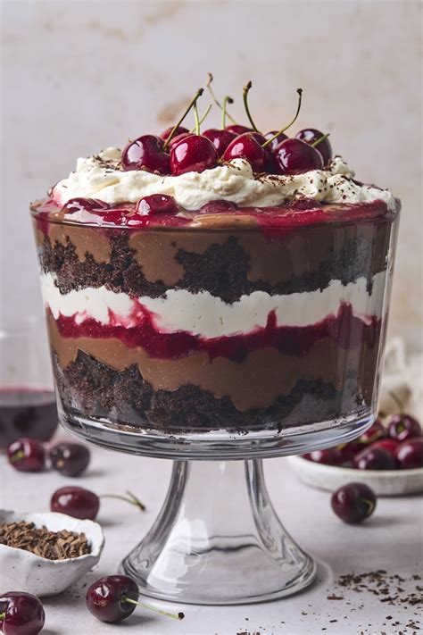 How many sugar are in oreo black forest trifle - calories, carbs, nutrition