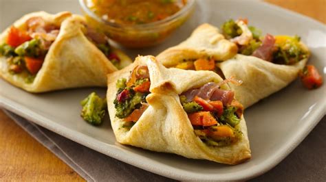 How many sugar are in organic tuscan vegetable wrap - calories, carbs, nutrition