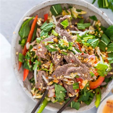 How many sugar are in oriental beef salad - calories, carbs, nutrition