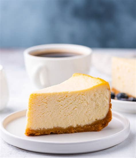 How many sugar are in original cream cheesecake 1/4 of cake - calories, carbs, nutrition