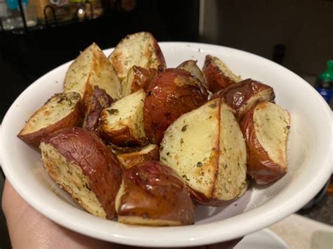 How many sugar are in oven roast herbed red potatoes - calories, carbs, nutrition