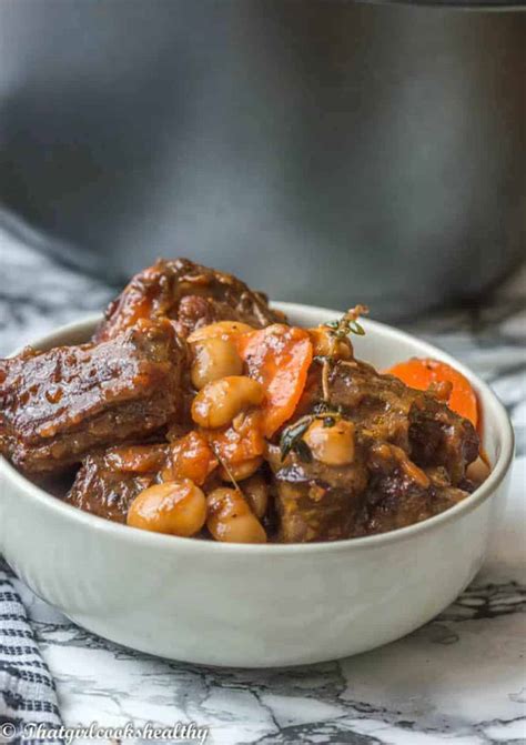 How many sugar are in oxtail stew - calories, carbs, nutrition