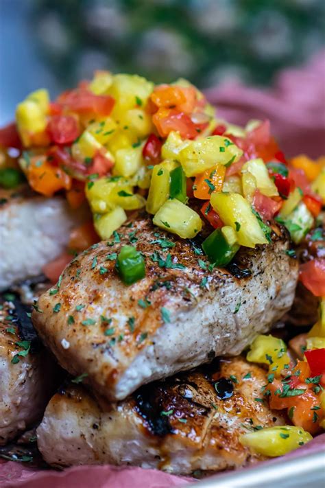 How many sugar are in pan seared mahi with grilled pineapple salsa - calories, carbs, nutrition