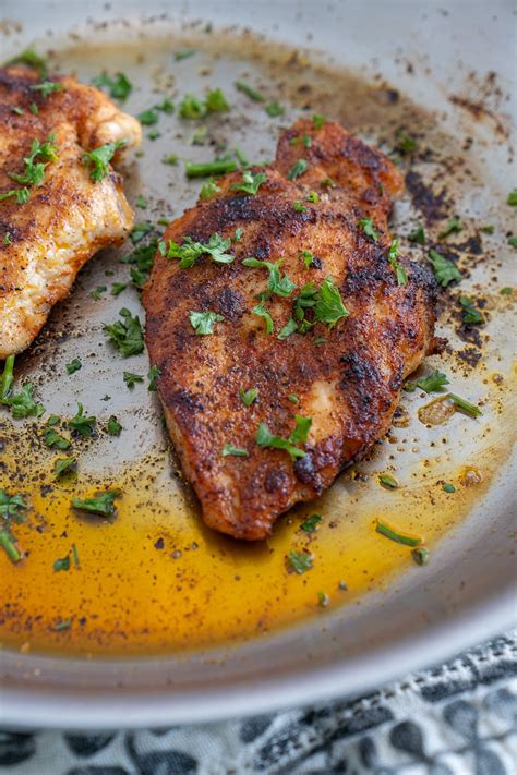 How many sugar are in pan-seared chicken - calories, carbs, nutrition