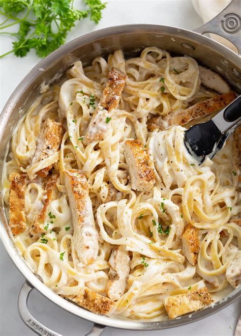 How many sugar are in pandinis pasta baked chicken alfredo - calories, carbs, nutrition