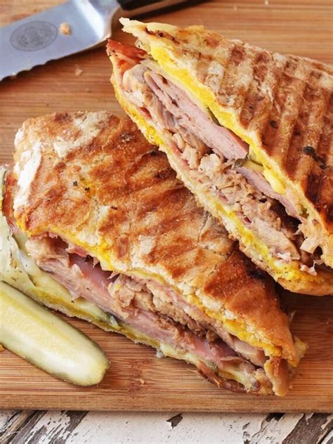 How many sugar are in panini corned beef & fontina marble rye - calories, carbs, nutrition