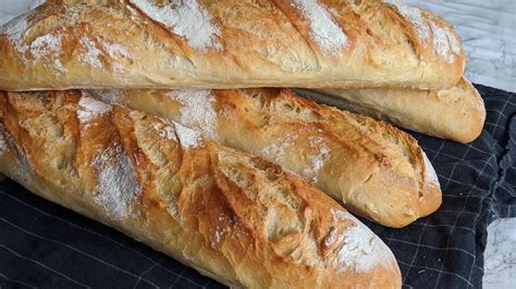 How many sugar are in parisian baguette with butter - calories, carbs, nutrition