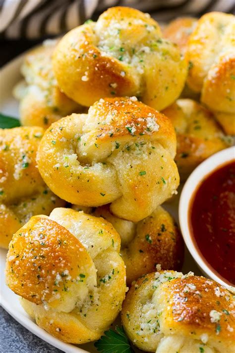 How many sugar are in parmesan garlic knots - calories, carbs, nutrition