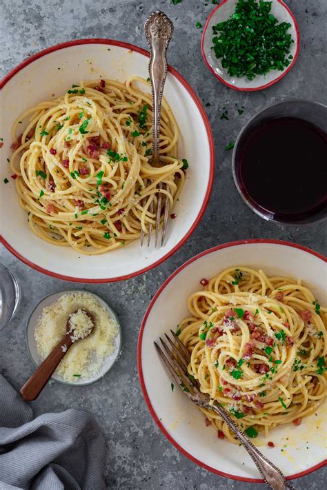 How many sugar are in pasta alla carbonara - calories, carbs, nutrition