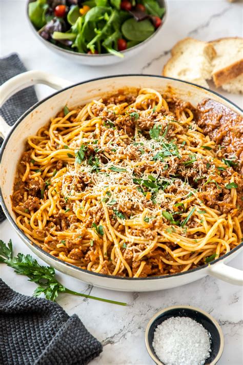 How many sugar are in pasta bolognese - calories, carbs, nutrition