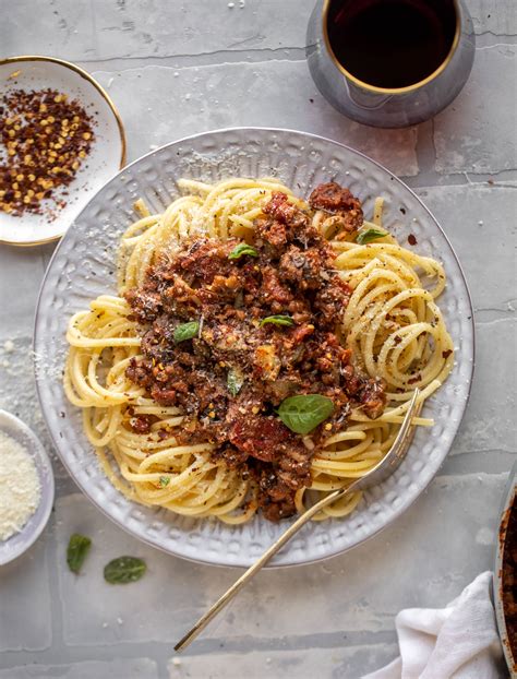 How many sugar are in pasta lentil bolognese - calories, carbs, nutrition