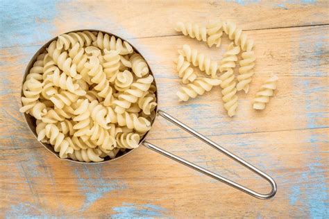 How many sugar are in pasta rotini cooked basic method 4 oz - calories, carbs, nutrition