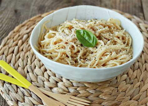 How many sugar are in pasta with butter and grated cheese - calories, carbs, nutrition