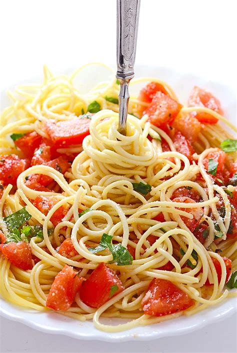 How many sugar are in pasta with fresh tomato sauce - calories, carbs, nutrition