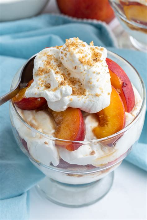 How many sugar are in peach turtle parfait - calories, carbs, nutrition