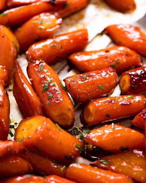 How many sugar are in peanut glazed chicken with brown rice pilaf, ginger glazed carrots (600hs) - calories, carbs, nutrition