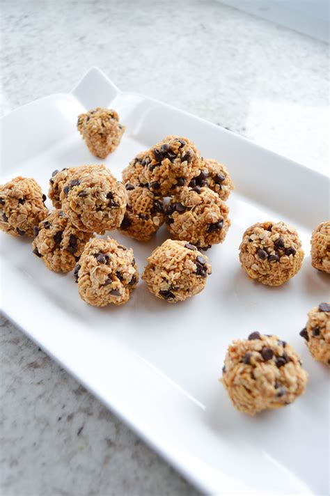 How many sugar are in peanut protein ball - calories, carbs, nutrition